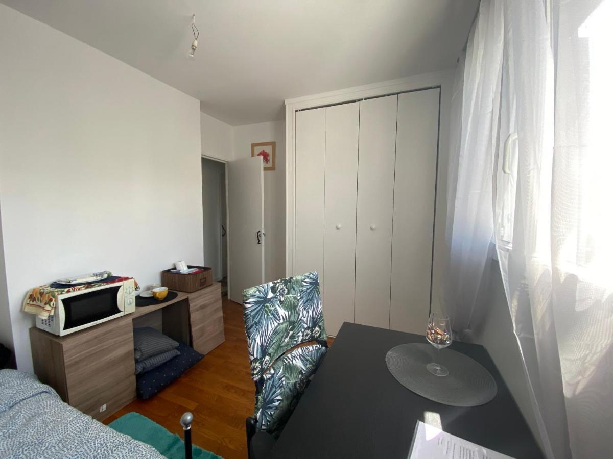 Bedroom In A House/ Chambre Dans Une Maison Épinay-sur-Orge Екстериор снимка